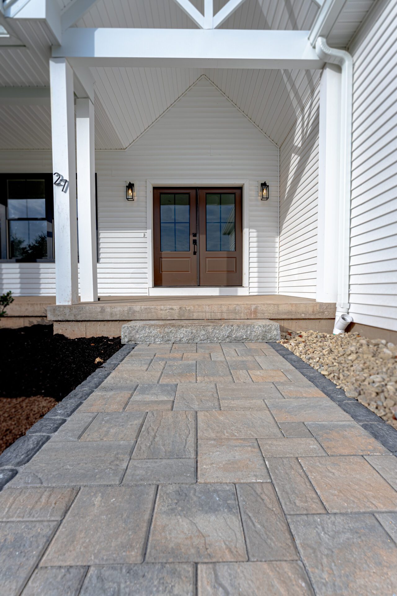 DSC05379-HDR Our hardscaping solutions are designed for both aesthetics and convenience—built to require minimal upkeep while maintaining their beauty.